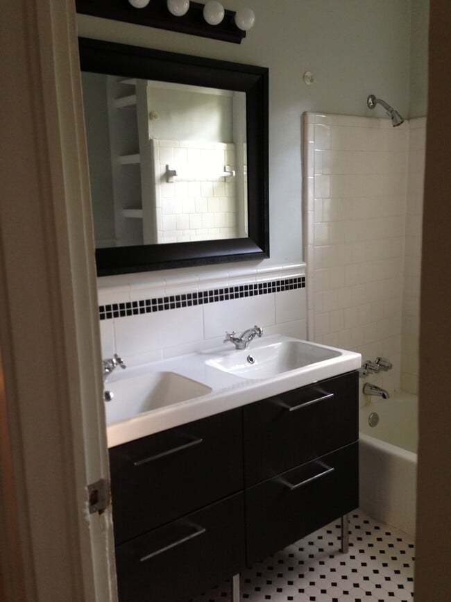 Building Photo - 771 Elbert St SW