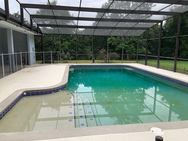 Building Photo - 5 Bedroom/3.5 Bathroom Pool Home On Cul-De-Sac Minutes from Downtown Windermere!!!