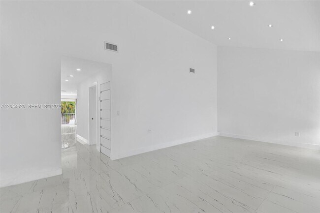 Building Photo - 8858 Harding Ave