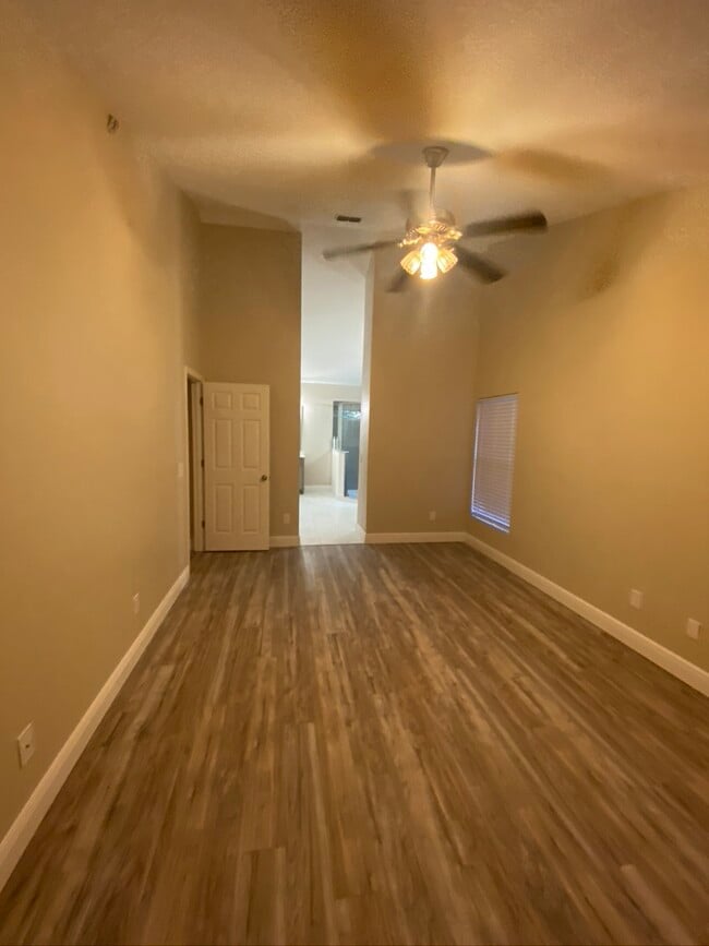 Building Photo - 321 Misty Meadow Dr