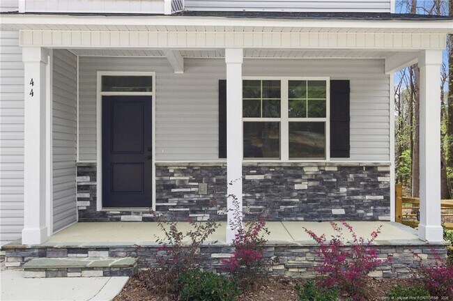 Building Photo - 22 S Shamrock Dr