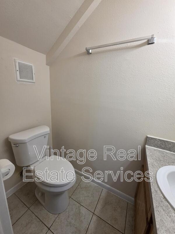Building Photo - 5202 Sunridge Palms Dr