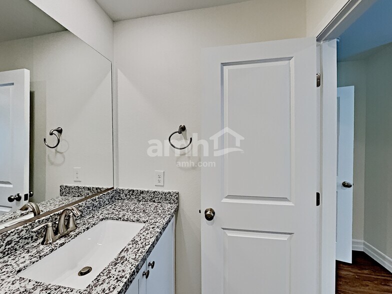 Building Photo - 6113 Wild Lilac Ct