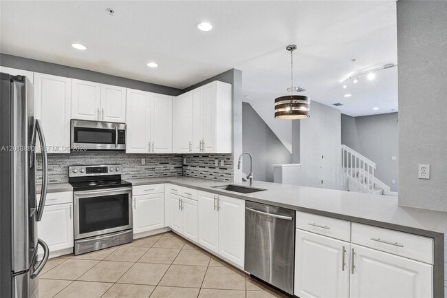 Building Photo - 808 SW 147th Ave