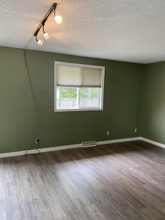 Building Photo - 4547 Beachcomber Ct