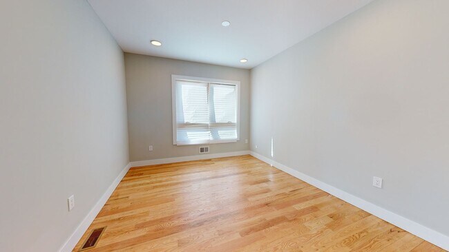 Building Photo - 353 Boyden Ave