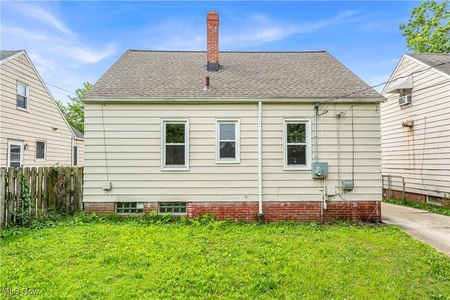 Building Photo - 15605 Benhoff Dr
