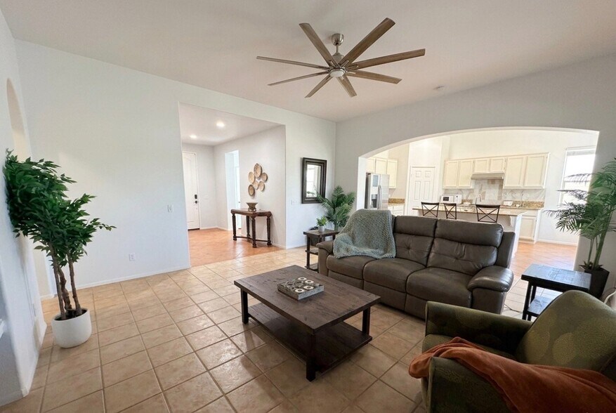 Building Photo - 82686 Castleton Dr