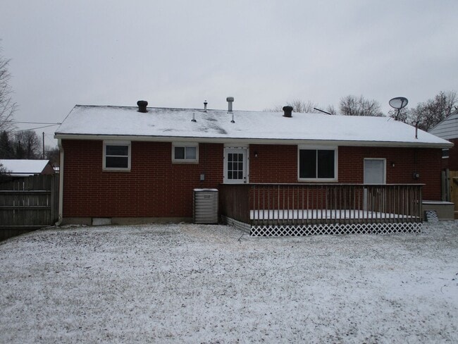 Building Photo - 3 Bedroom/1.5 Bath Brick Ranch In Miamisburg