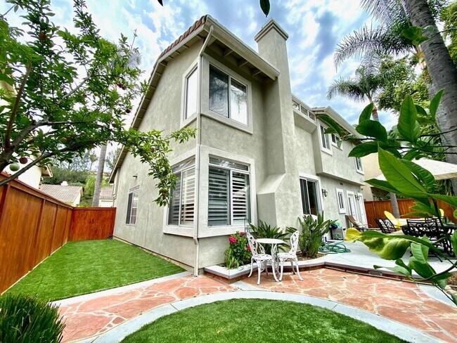 Building Photo - Picture Perfect Fully Furnished House! 3bd...