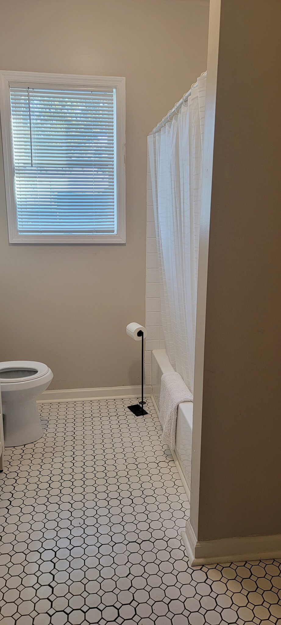 2nd bathroom - 2121 12th Ave S