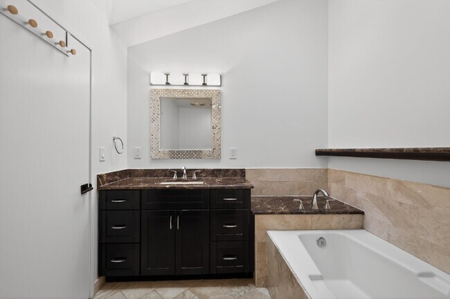 Building Photo - Elegant & Spacious Contemporary Townhome in Serene Potomac Enclave