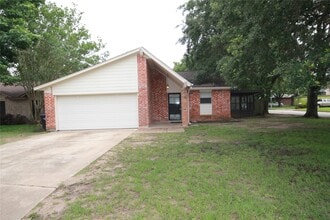 Building Photo - 5302 Town Park Blvd