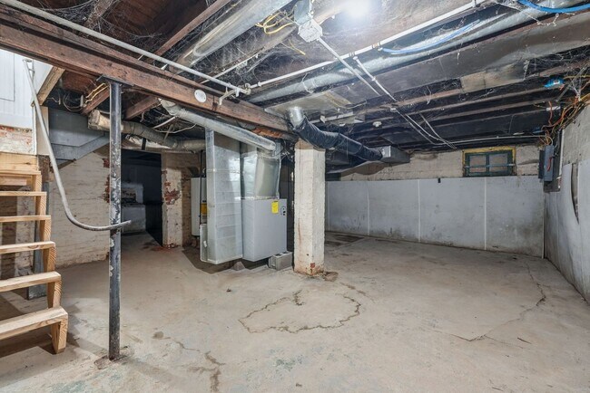 Building Photo - Charming 3BR with Garage & Updates