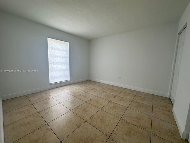 Building Photo - 7215 SW 94th Pl