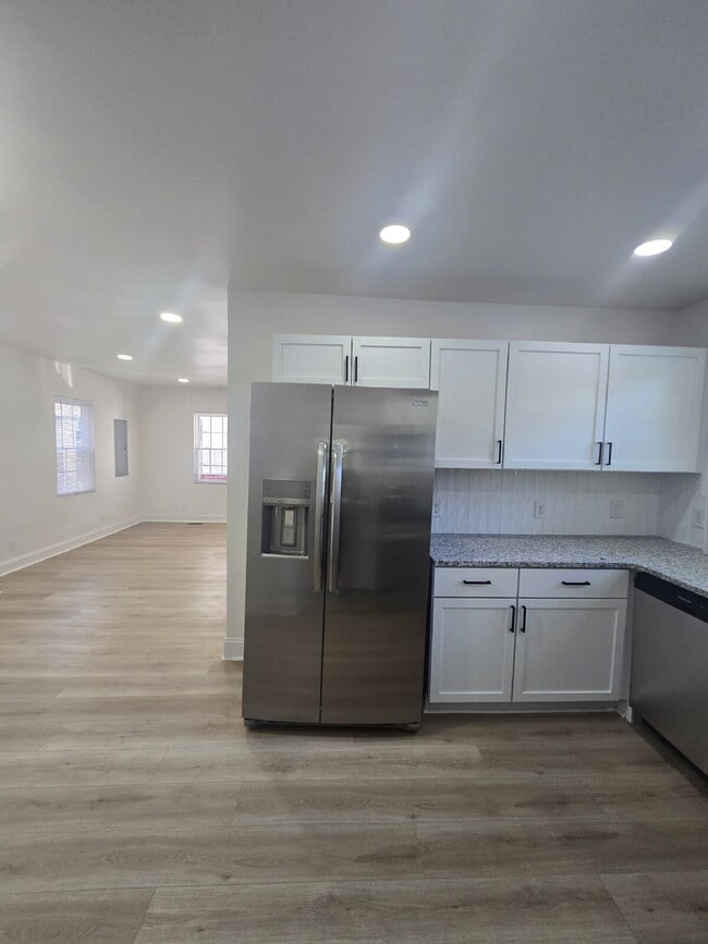 Building Photo - "Newly and beautifully remodeled 3-Bed home on Denmark Street!"