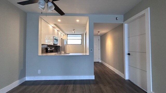 Building Photo - 113 Lake Emerald Dr