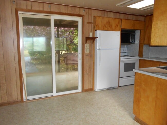 Building Photo - Spacious 2 Bed 1 Bath Bothell Home $2500/mo.