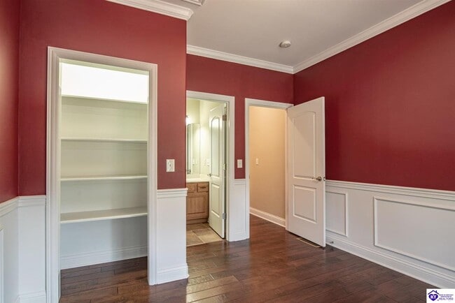 Building Photo - 120 Calumet Loop