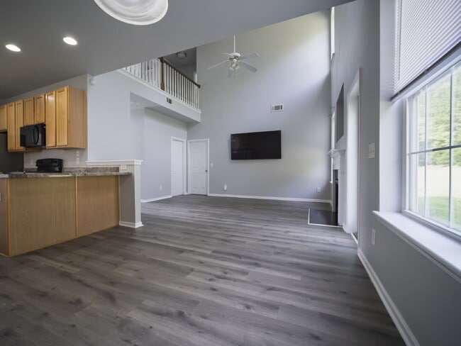 Building Photo - 1030 Boxelder Ln