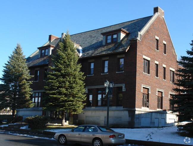 Primary Photo - 118 N Main St