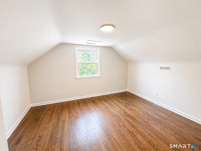 Building Photo - 405 Wilcoxson Ave