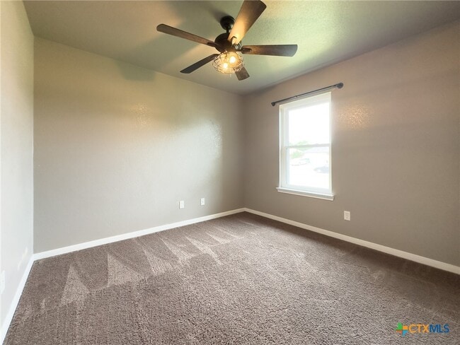 Building Photo - 308 Oak Ridge Dr