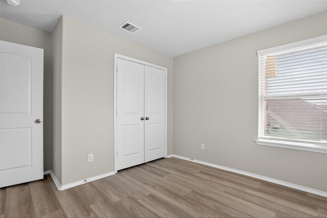 Building Photo - 16817 Pink Wintergreen Dr