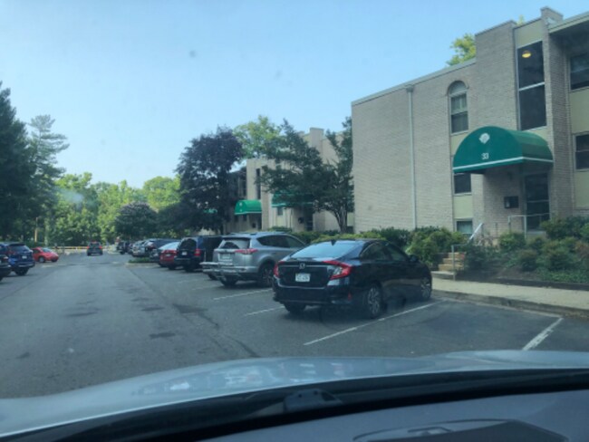 Building Photo - 11 Canterbury Square