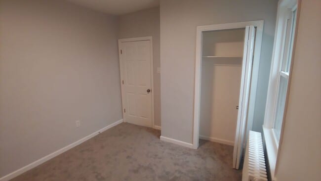 Building Photo - *Updated & Spacious 2BD/1BA First Floor apartment for rent in Mt. Washington*