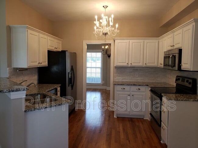 Building Photo - 112 Annadel Ct