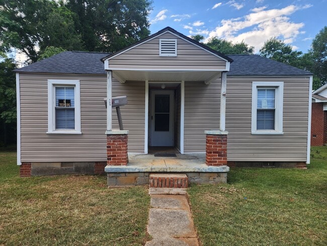 Primary Photo - 109 Powell St