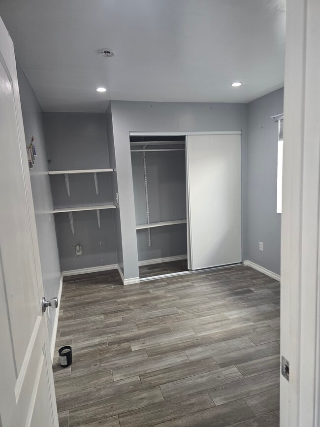 Building Photo - 505 Harding Ave