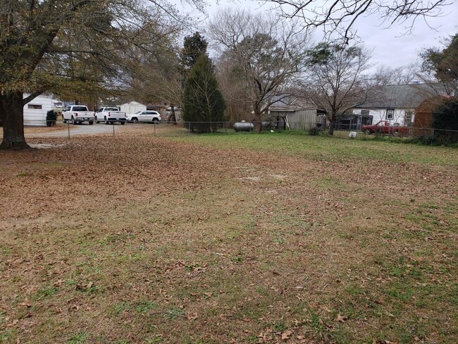 Building Photo - 132 Euclid St