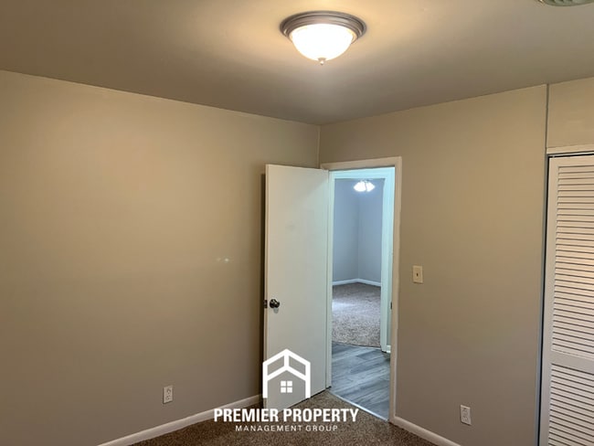 Building Photo - Newly Renovated 3-Bedroom Home for Rent in Huntsville, AL - Hardwood Floors & Fenced Backyard