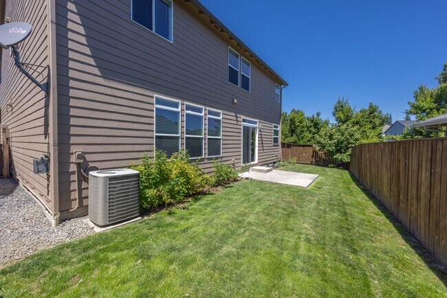 Building Photo - Home for rent in fast growing Ridgefield, WA - 4 bedr + Bonus Room