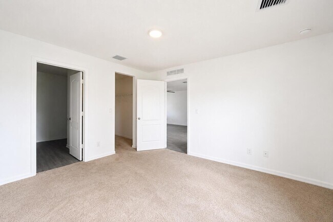Building Photo - 5318 Imagination Dr
