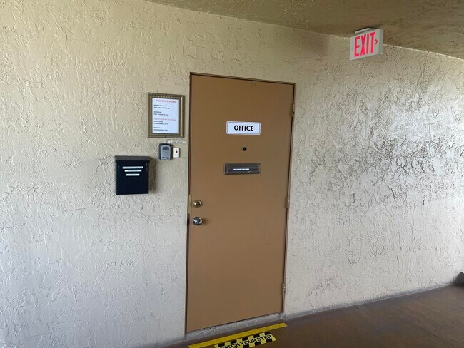 Building Photo - 500 Village Green Cir W