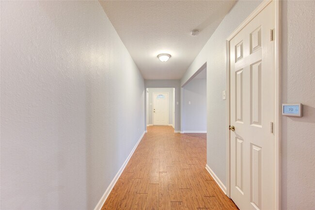 Building Photo - 503 W Linney St