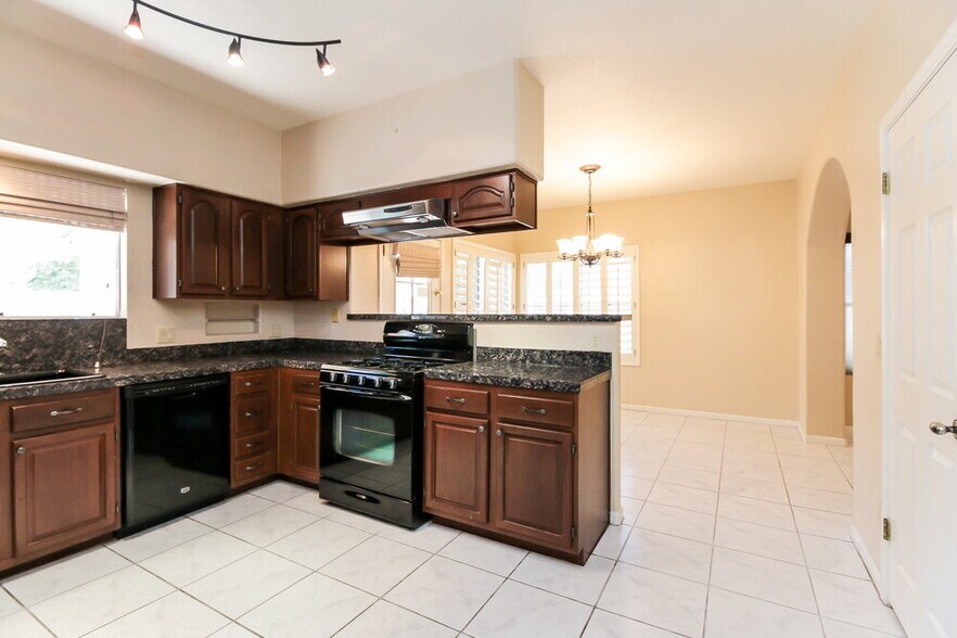 Building Photo - 16420 S 38th St