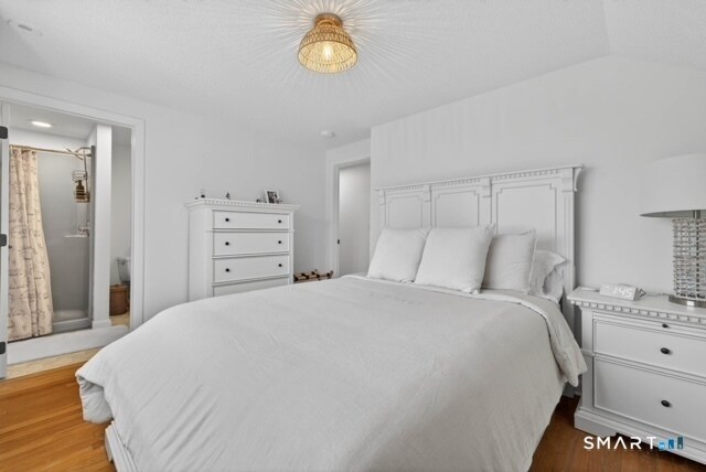 Building Photo - 352 Pequot Ave