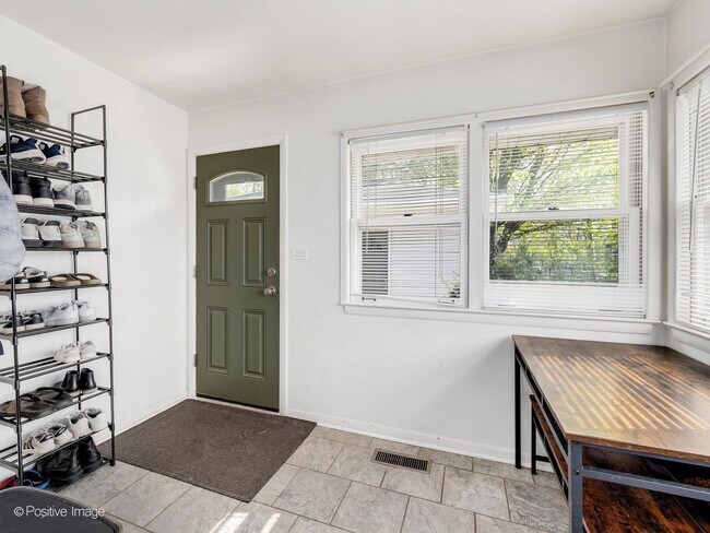 Building Photo - 405 Greenfield Ave
