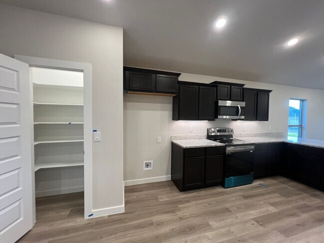 Building Photo - For Rent: Charming 3-Bedroom, 2-Bath Home in West Texas!