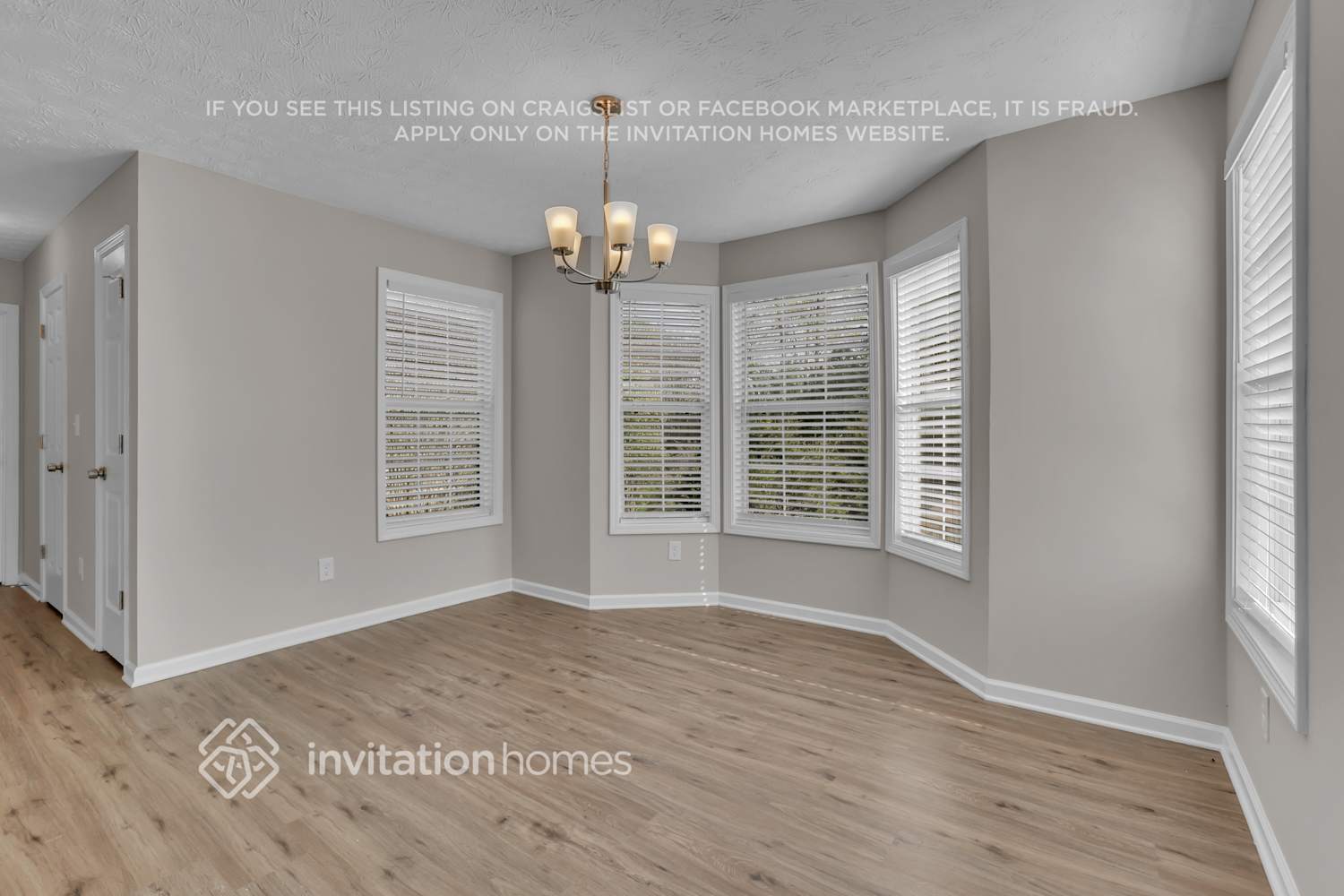 Building Photo - 729 Coach Way