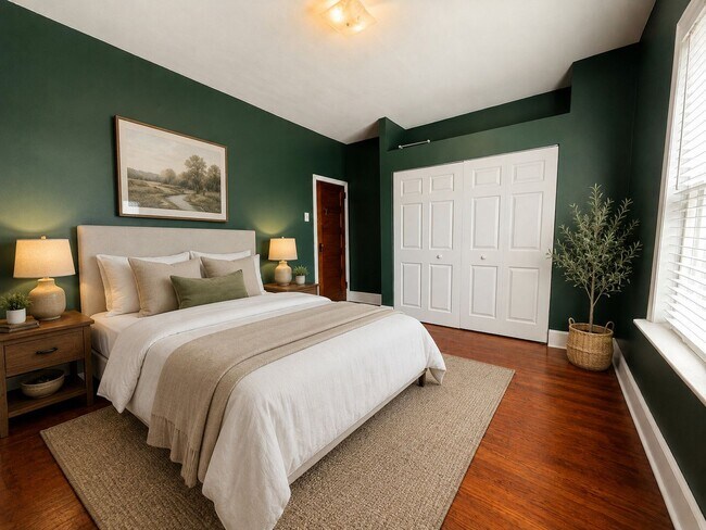 Building Photo - Charming Manayunk Rowhome with Private Yard & Front Porch Near Main Street