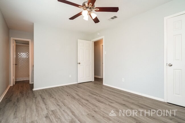 Building Photo - 3 BR/2BA | Newly Renovated Single Family Home | Large utility Room | In Dallas!