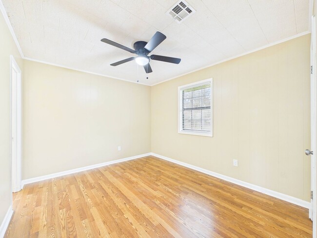 Building Photo - NEW ON MARKET  BREAUX BRIDGE!