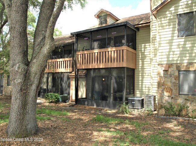 Building Photo - 9012 York Ln