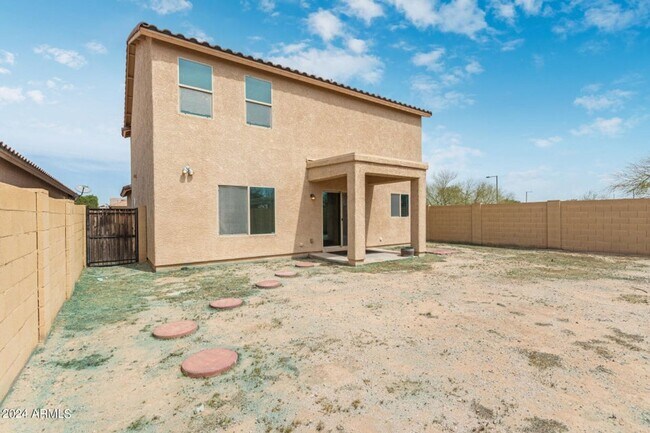 Building Photo - 2 STORY HOME IN BUCKEYE!