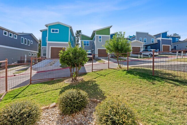 Building Photo - 1912 Dinsdale Ln